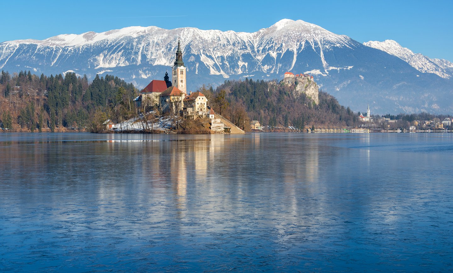 Zamrznjeno+jezero+11+-+Bled+-+Ales+Krivec